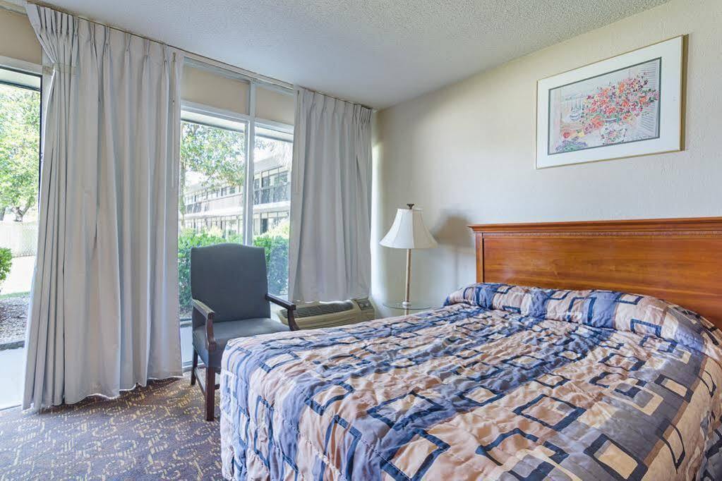 Budgetel Inn Wilmington Extérieur photo